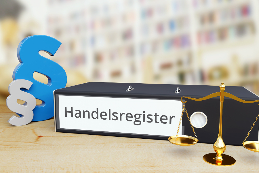 Ein Freiberufler muss sich im Handelsregister registrieren, ein Gewerbetreibender beim Gewerbeamt Symbolbild Aktenordner mit Aufdruck "Handelsregister" - Arbeiten als Freiberufler oder Gewerbe anmelden
