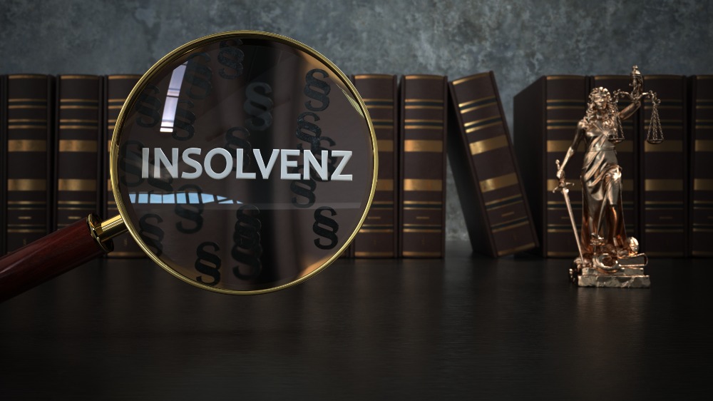 Theoretisch kann die vorige Firma untergegangen sein - dann hat man sich nicht rechtzeitig um ein Zeugnis gekümmert Symbolbild Insolvenz - Bewerben ohne Zeugnis wenn voriger Arbeitgeber pleite ist
